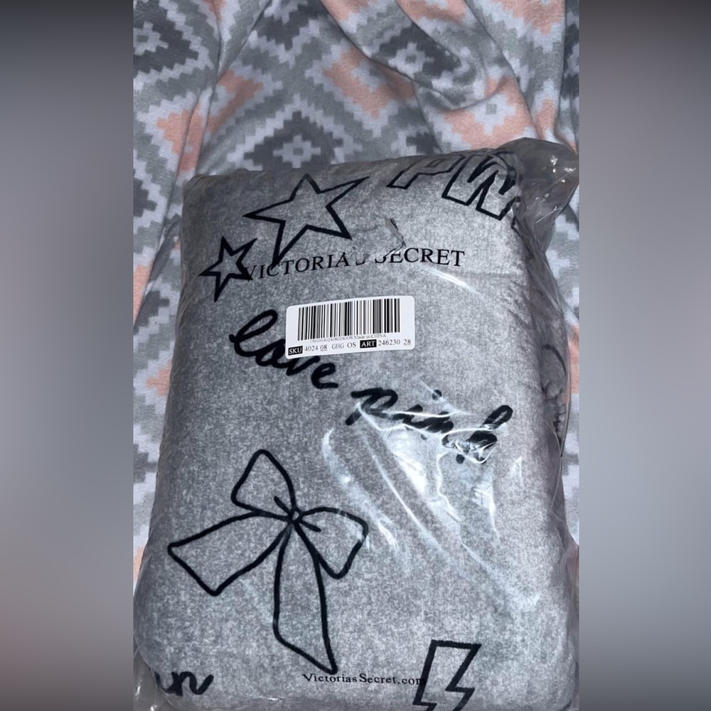 Victoria’s Secret pink Sherpa blanket